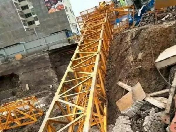 武陵源区吊车出租_吊车出租公司建议广大驾驶员要减少怠